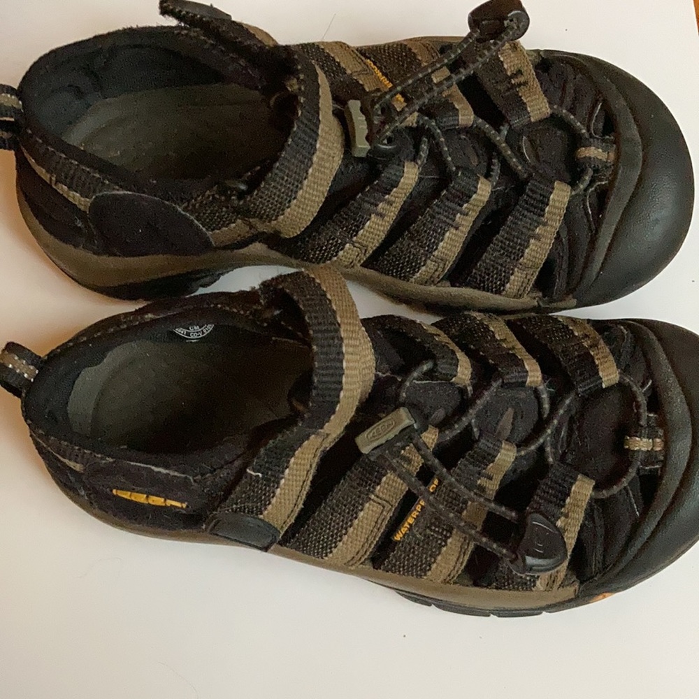 KEEN Shoes Sandals Size 1
